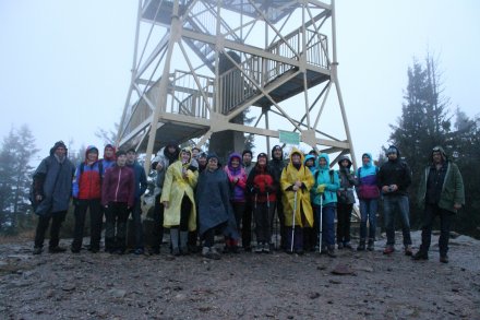 Pod wieżą widokową na Baraniej Górze